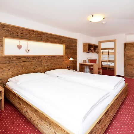 Hotel Maria Ортізеї Екстер'єр фото