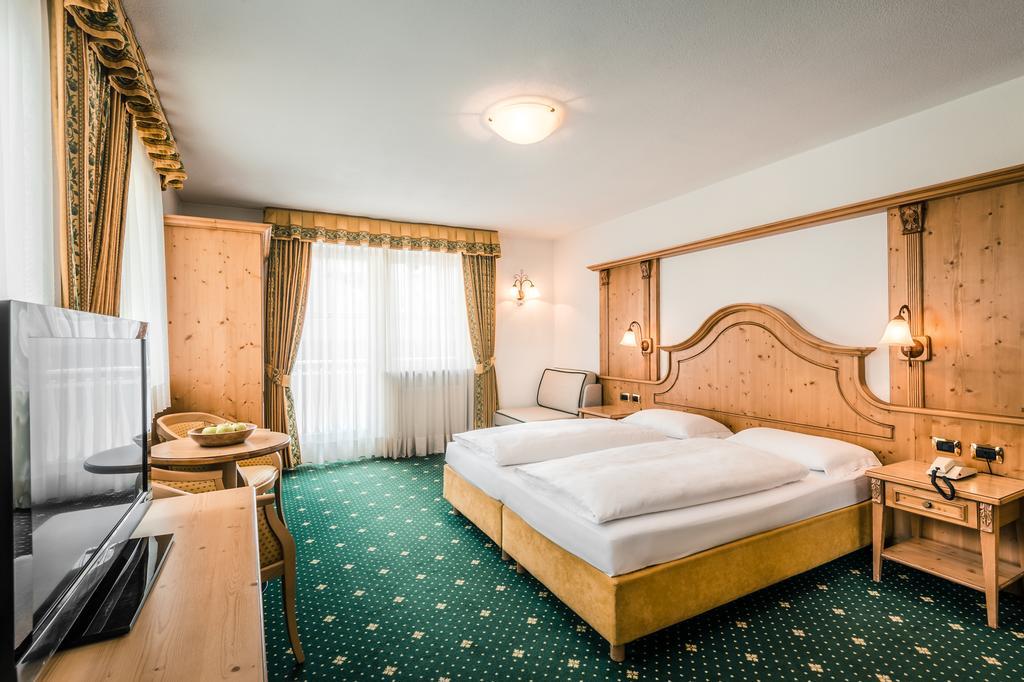 Hotel Maria Ортізеї Екстер'єр фото