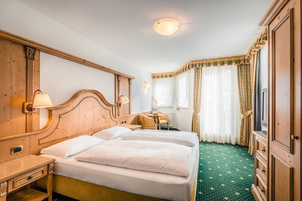 Hotel Maria Ортізеї Екстер'єр фото
