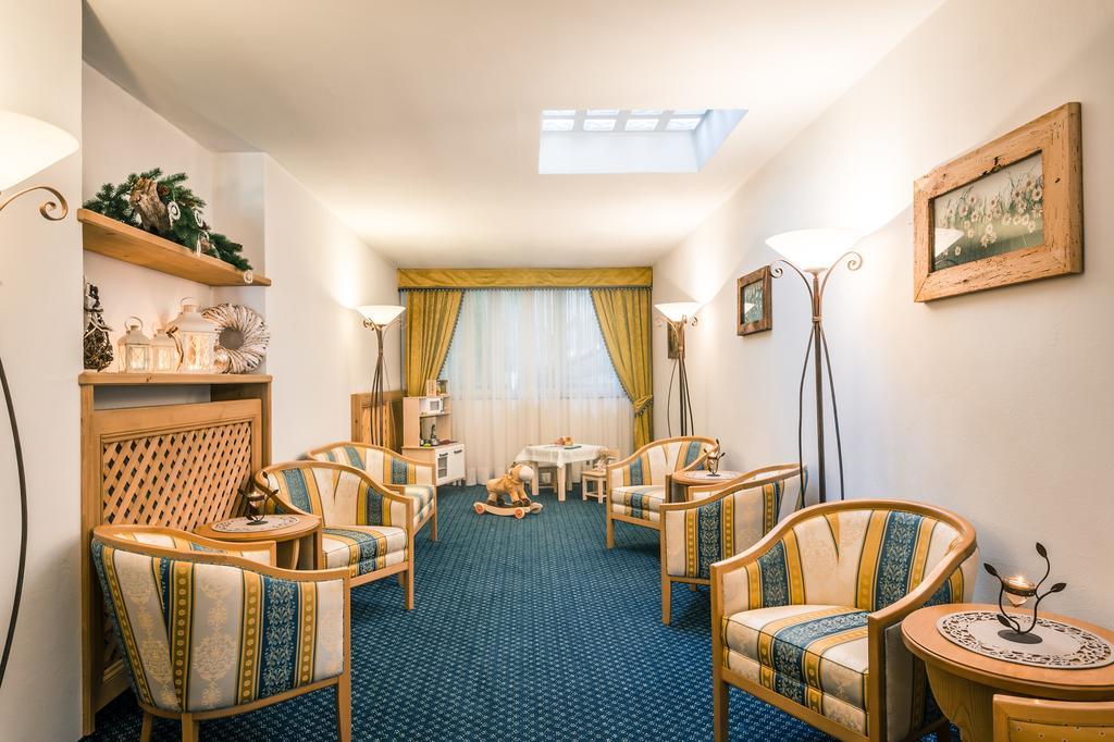 Hotel Maria Ортізеї Екстер'єр фото