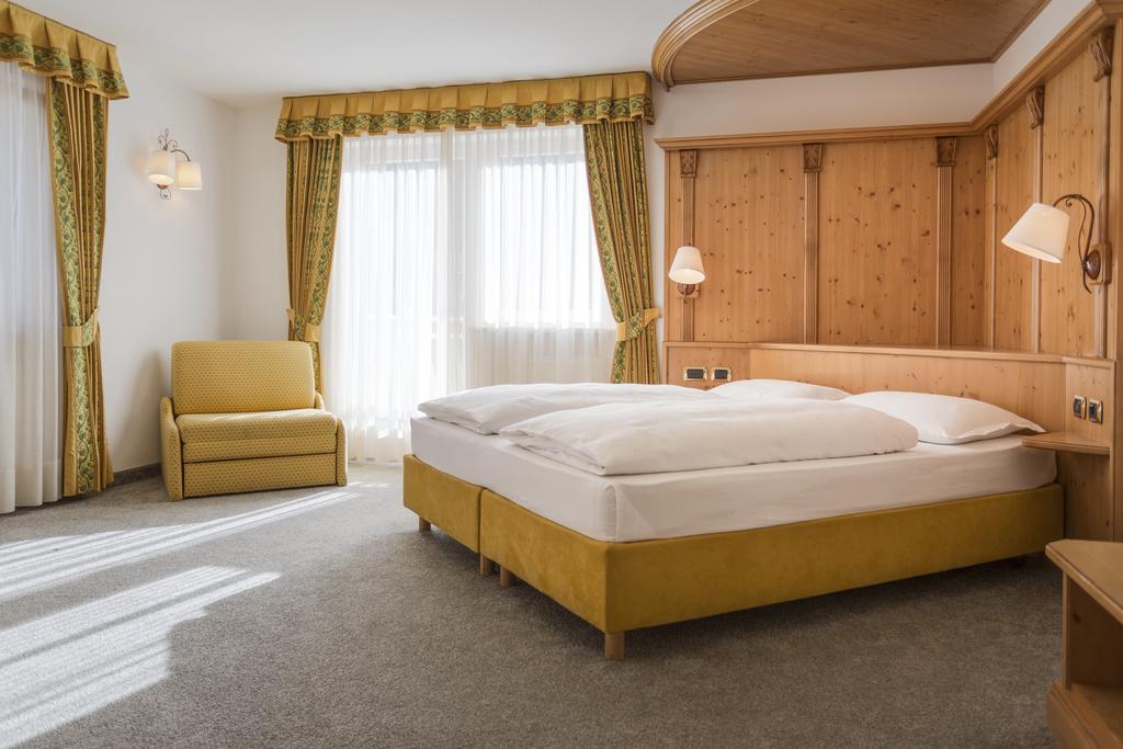 Hotel Maria Ортізеї Екстер'єр фото